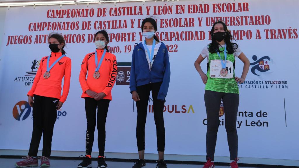 Podio infantil femenino y discapacidad