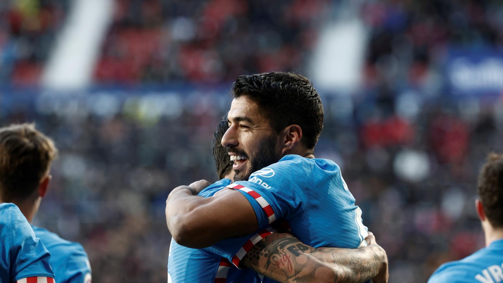 Luis Suárez celebra su gol.
