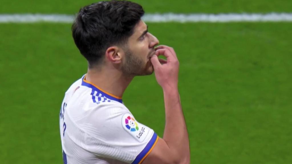 Marco Asensio pide a la grada del Santiago Bernabéu que no pite a los jugadores del Real Madrid