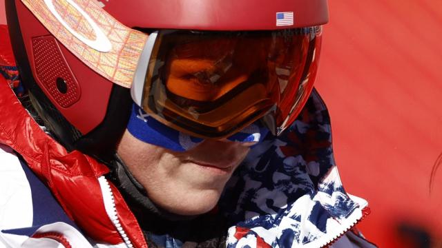 Mikaela Shiffrin durante la ceremonia de entrega de medallas en Pekín 2022