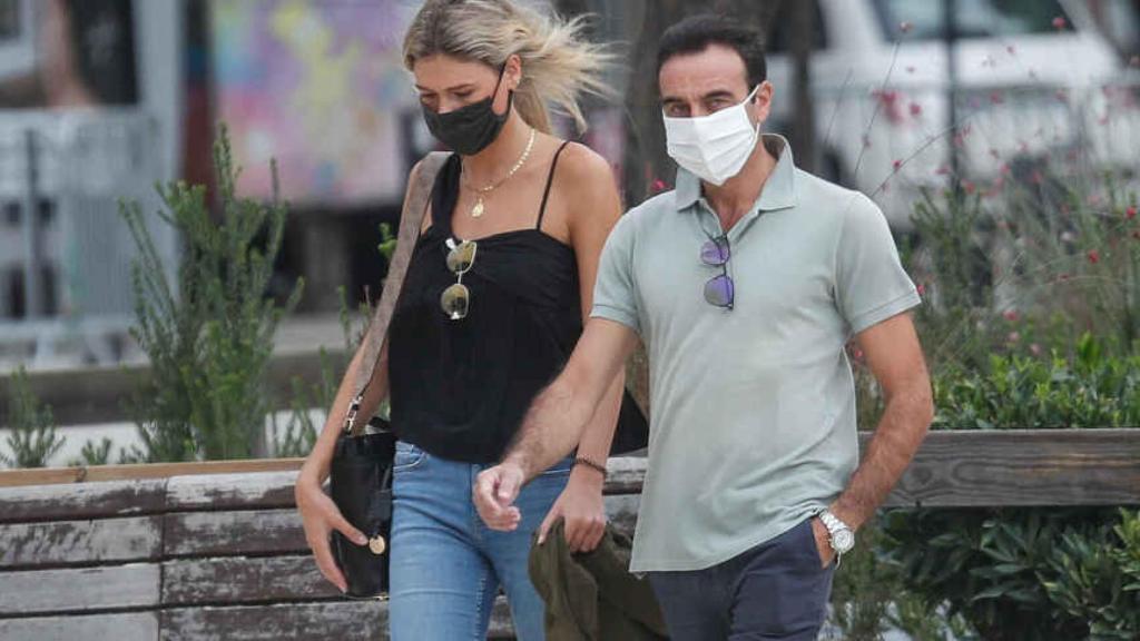 La pareja compuesta por Enrique Ponce y Ana Soria en una fotografía captada en septiembre de 2020.