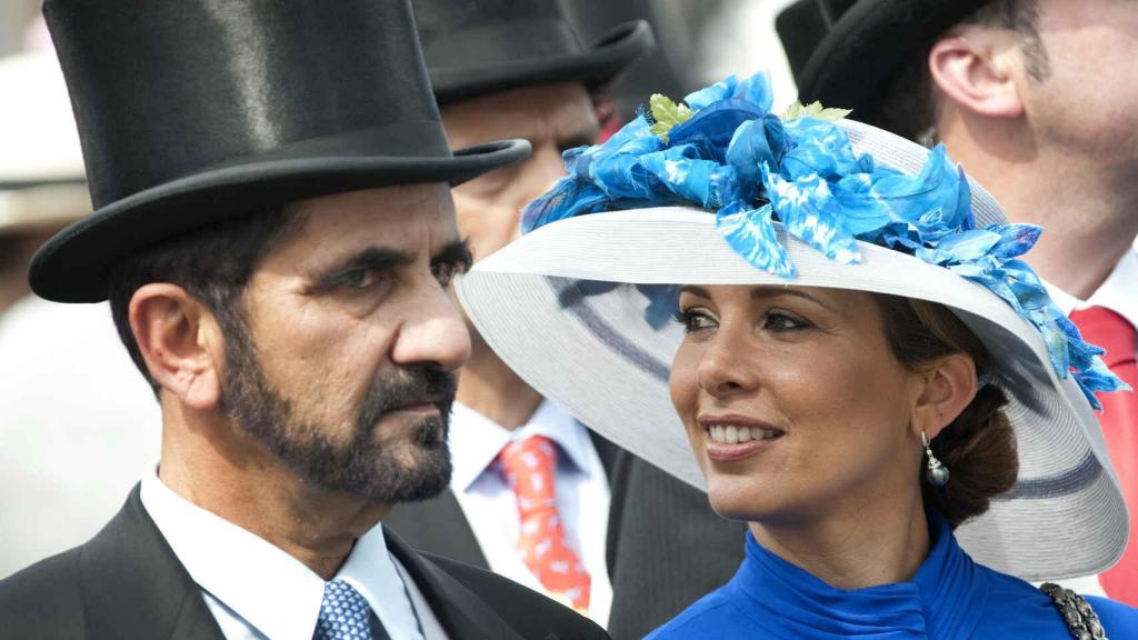 El emir de Dubái, Mohamed bin Rashid al Maktum, junto a su exmujer, la princesa Haya, en una imagen de archivo.