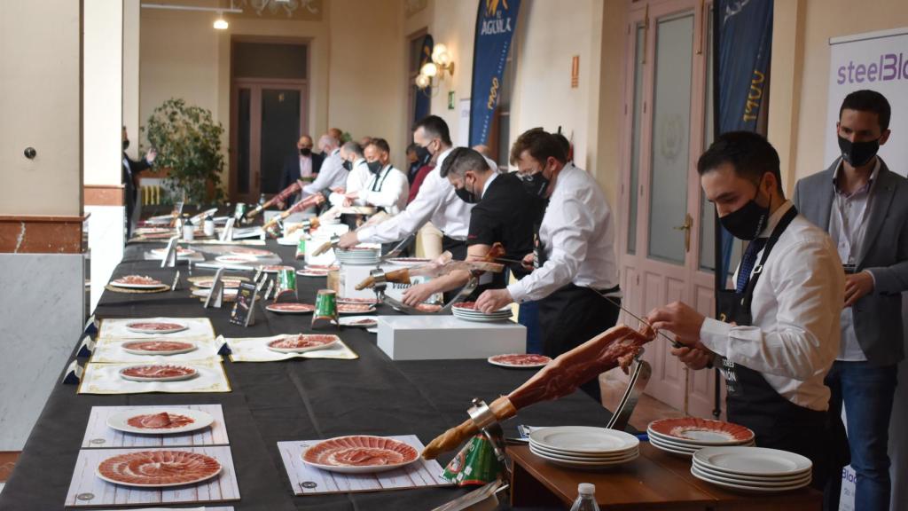 Ciudad Real ha acogido el campeonato regional de cortadores de jamón