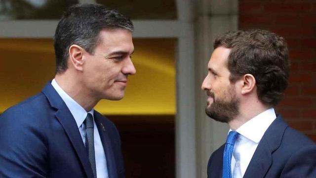 El presidente del Gobierno, Pedro Sánchez, y el líder del Partido Popular, Pablo Casado.