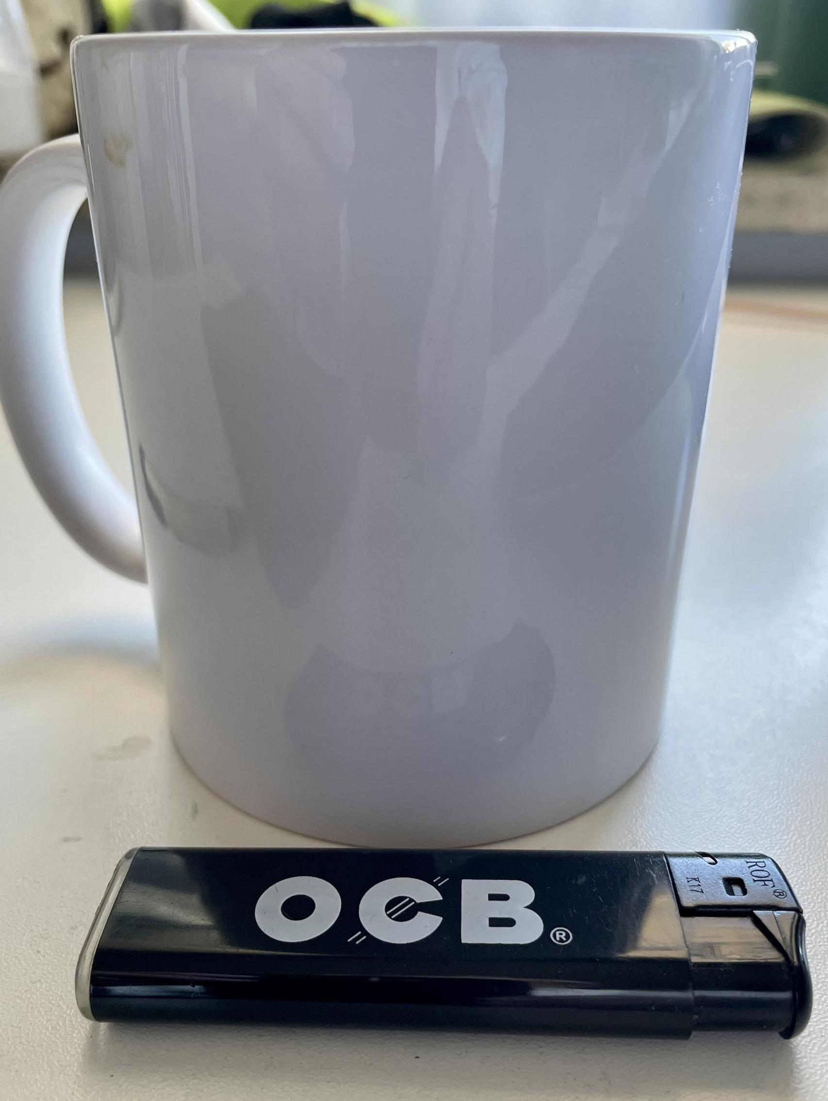 Un mechero OCB.