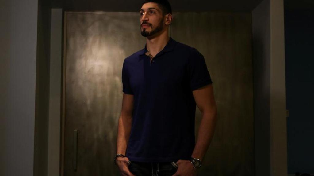 Enes Kanter durante un acto