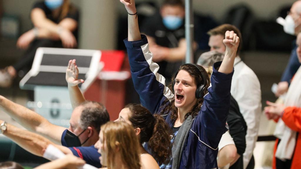 Lia Thomas durante la Ivy League Swimming and Diving Championships en la Universidad de Harvard