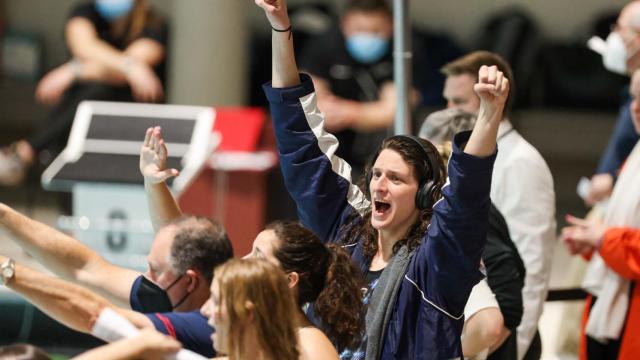 Lia Thomas durante la Ivy League Swimming and Diving Championships en la Universidad de Harvard