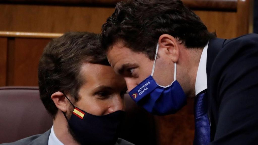 Casado y Egea, en el Congreso de los Diputados.
