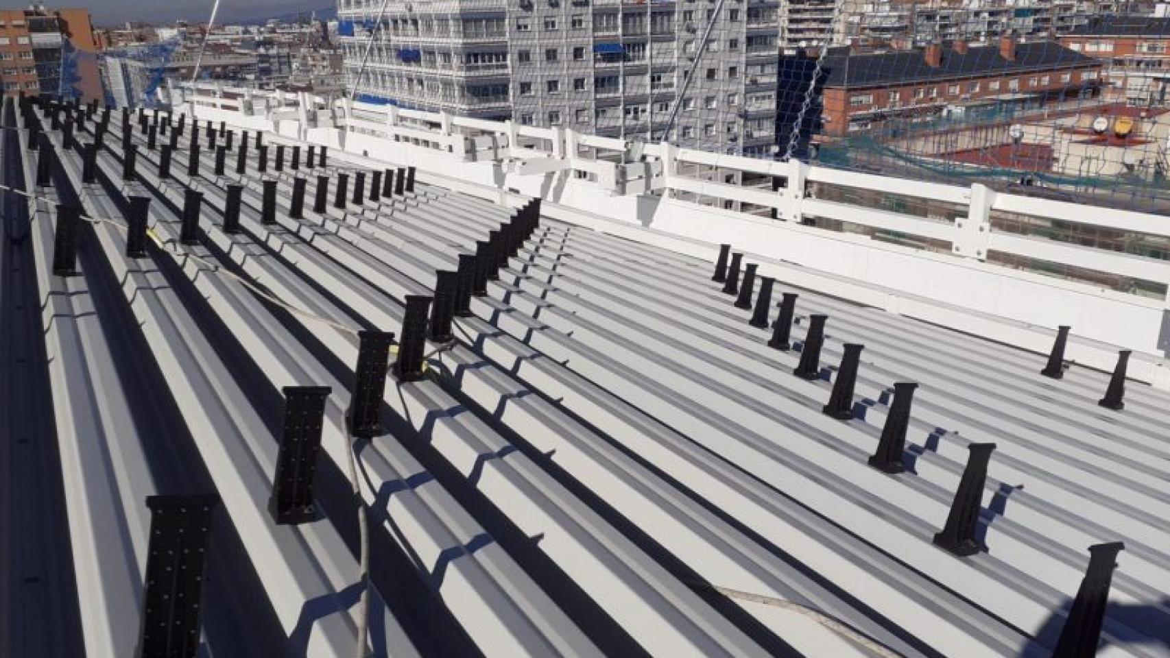 La chapa de la cubierta del nuevo Santiago Bernabéu en el mes de febrero.