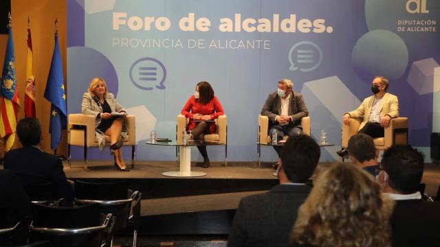Un instante del Foro de Alcaldes celebrado hoy.