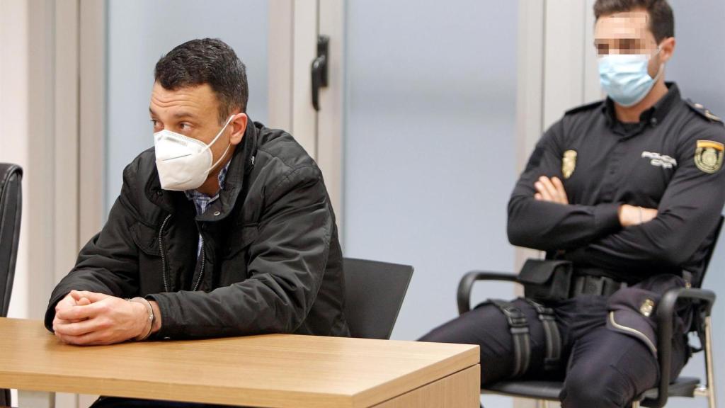 El acusado de degollar a su pareja en Planes, durante el juicio este lunes.