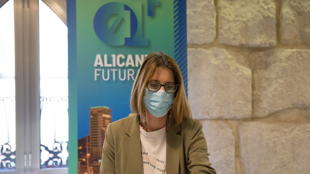 Mari Carmen de España, durante la presentación de 'Alicante Futura'.