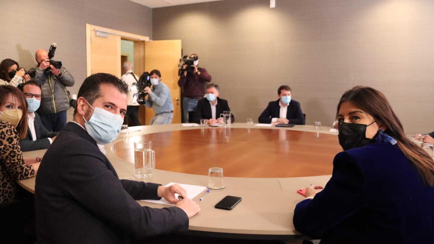 Reunión entre Luis Tudanca y Alfonso Fernández Mañueco