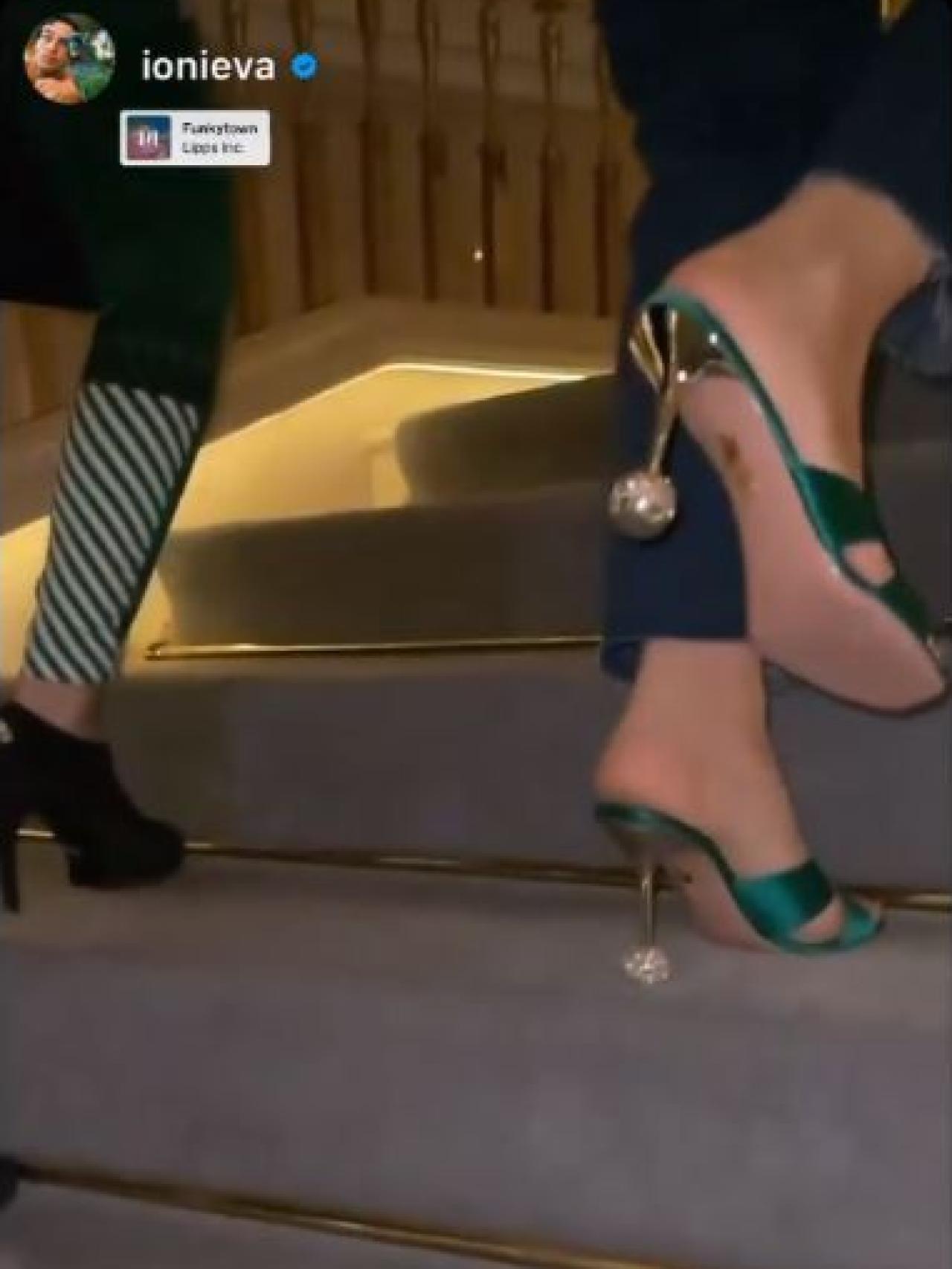 Tamara Falcó ha sorprendido con estos tacones de Aquazzura.