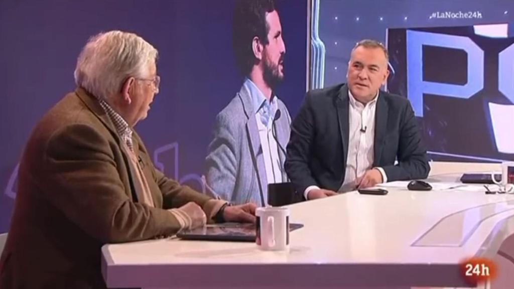 Un micro abierto se cuela en ‘La noche 24 horas’ mientras alguien está el baño