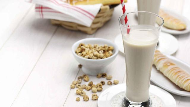 Horchata elaborada con chufa de Valencia.