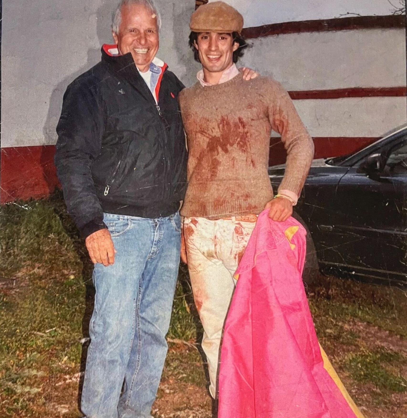 El joven Javier Moreno, Lagartijo, con Manuel Benítez, El Cordobés, el quinto de los cinco Califas del toreo de Córdoba.