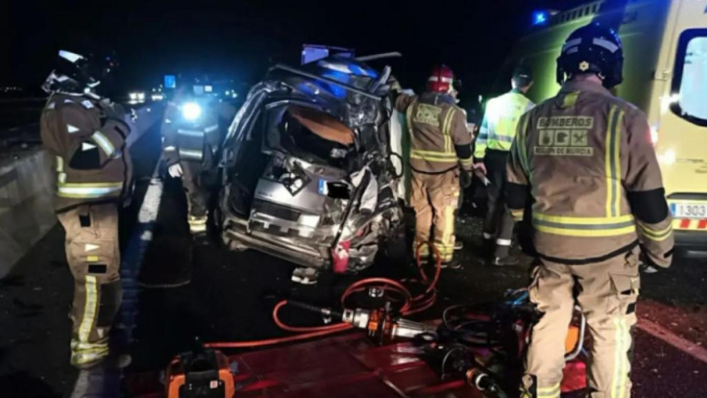 Muere uno de los trillizos de 13 años de una pareja alicantina en un accidente de tráfico en Murcia.