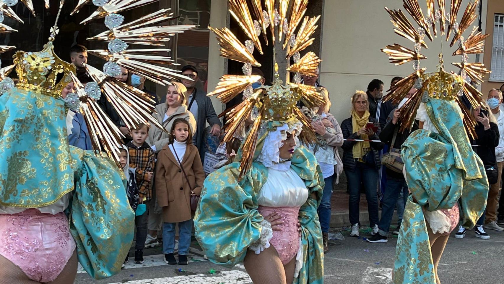 Miembros de la comparsa la 'Odisea' en una imagen tomada por 'Turismo de Torrevieja'.