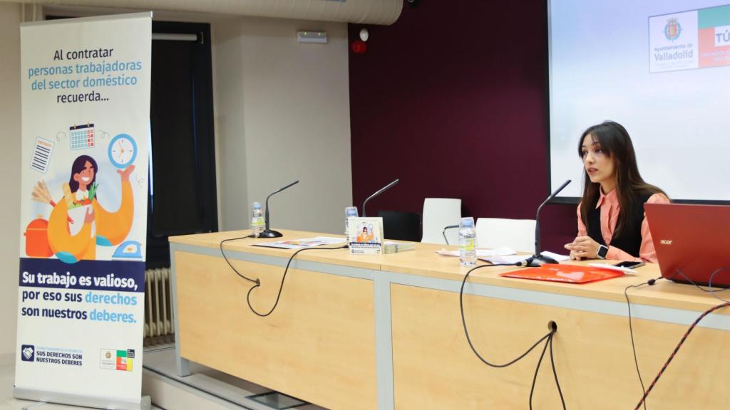 La concejala Carmen Jiménez durante la presentación de la campaña