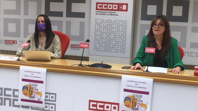 La secretaria regional de Políticas Sociales de CC. OO. CLM, María Ángeles Castellanos, y la secretaria regional de Mujeres y Políticas LGTBI del sindicato, Rosario Martínez.