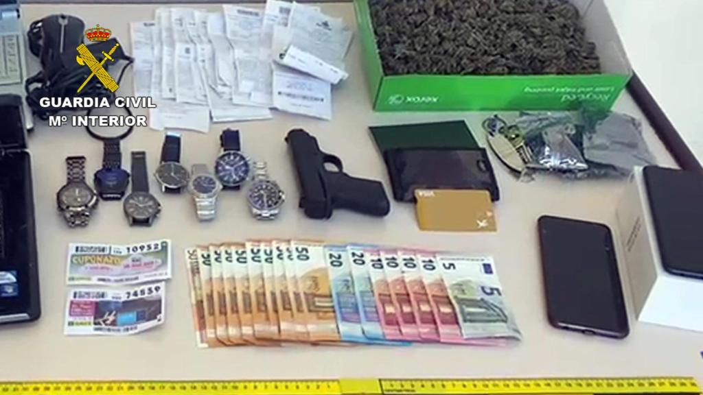 Objetos sustraídos por la banda que robaba en salones de juego en Alicante y Murcia.