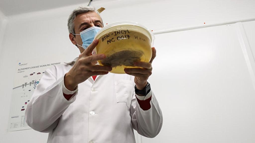 Uno de los investigadores durante las pruebas