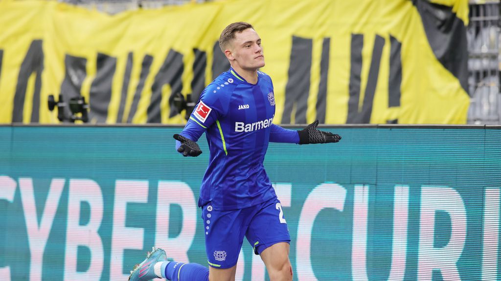 Florian Wirtz celebra un gol con el Bayer Leverkusen.