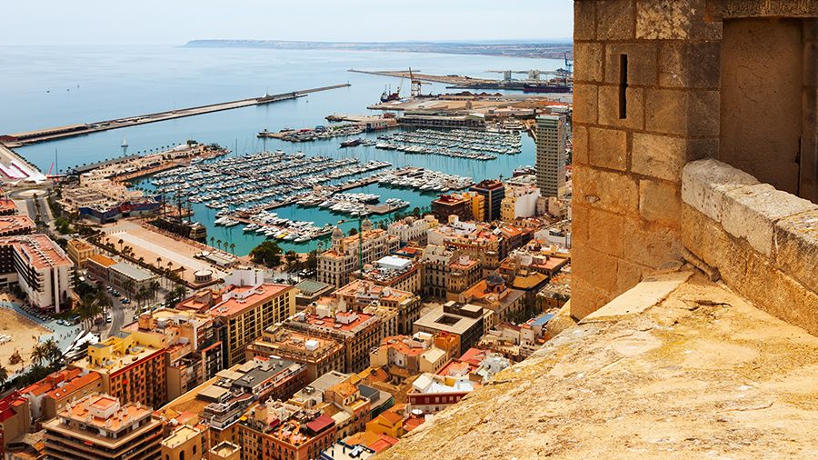 Valencia contra Alicante: ¿margina el Gobierno a la marca turística de la capital de la Costa Blanca?