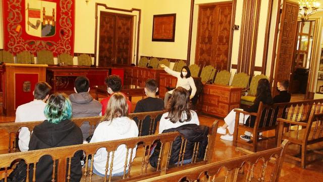 Los alumnos de intercambio en el Ayuntamiento