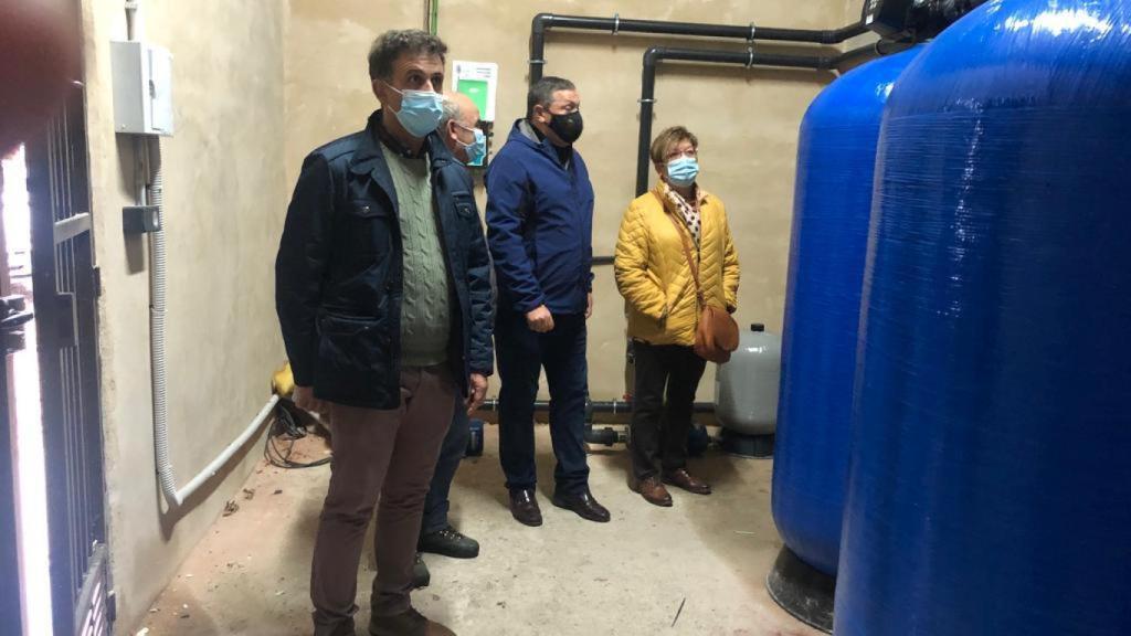 El vicepresidente tercero de la Diputación de Zamora y diputado de Medio Ambiente y Obras Municipales, Javier Faúndez Domínguez, acompañado por el diputado provincial por Sanabria-La Carballeda, Ramiro Silva Monterrubio