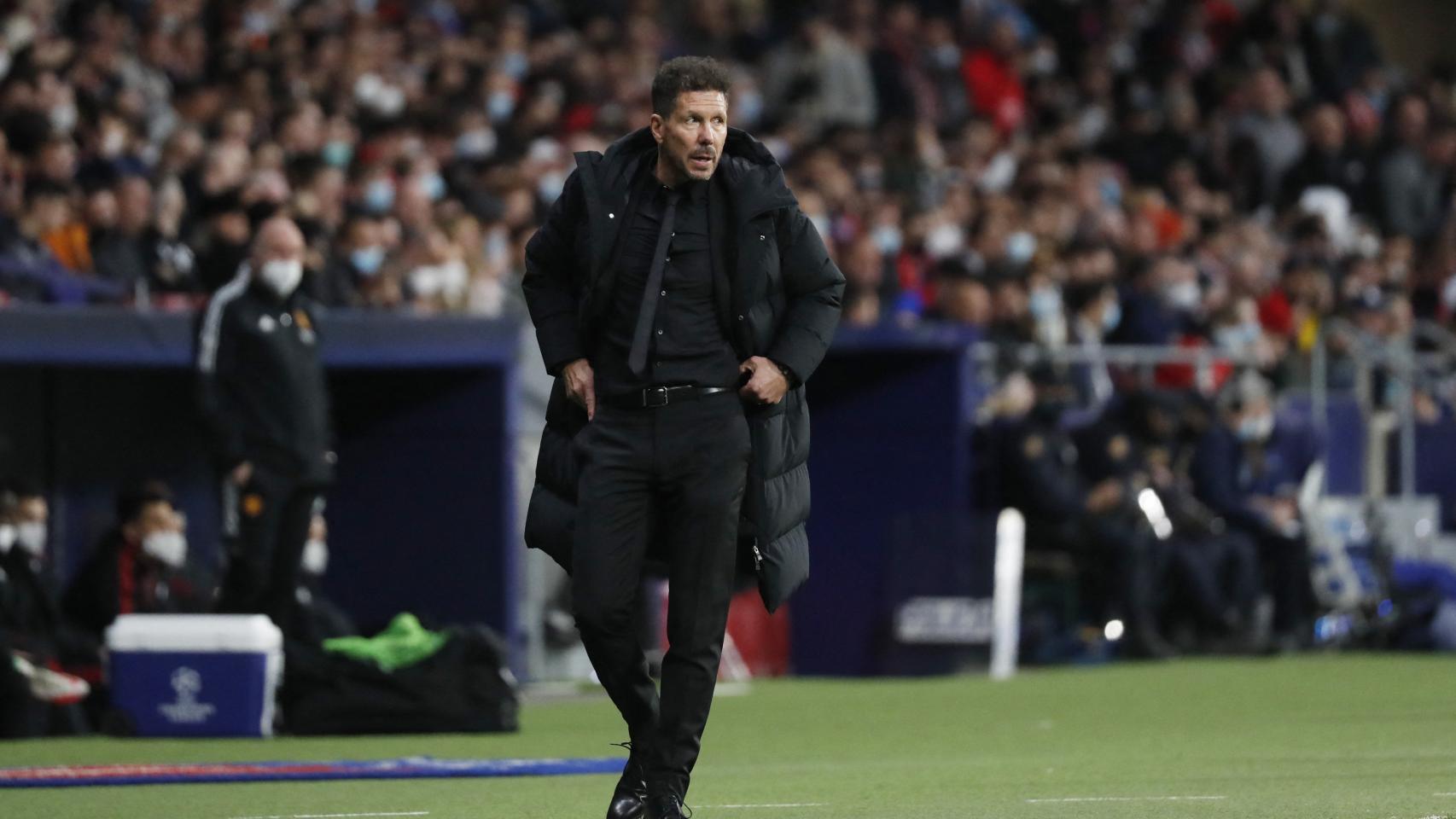 Simeone en el área técnica de Atlético de Madrid