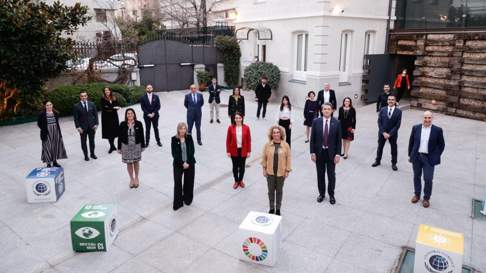 Representantes de todos los galardonados
