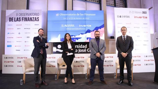 Pablo Gil (Mutua Madrileña), Gaila Salgueiro (Abanca Seguros), Eduardo Ortega (EL ESPAÑOL-Invertia) y Jesús Pérez (IEB) en el II Observatorio de las Finanzas de EL ESPAÑOL e Invertia.
