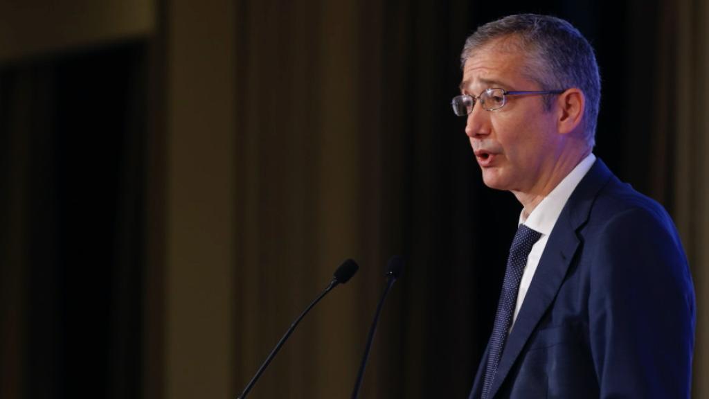 El gobernador del Banco de España, Pablo Hernández de Cos, interviene en el IV Foro de Banca, en Hotel Palace.