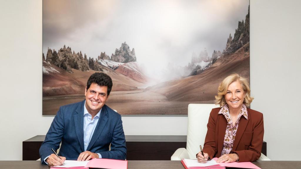 Juan Miguel Estallo, consejero delegado de Liberty Seguros, y María Dolores Dancausa, consejera delegada de Bankinter.