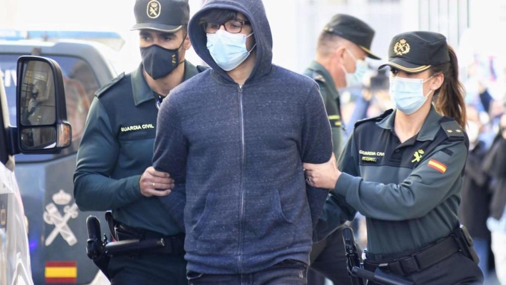 El autor confeso de matar a la menor de Jaén, en aislamiento tras agredir a dos funcionarios de prisiones