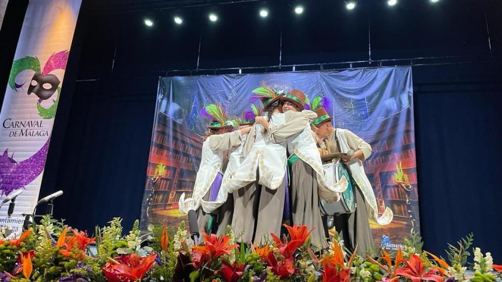 El abrazo de las chicas de La Esperanza.