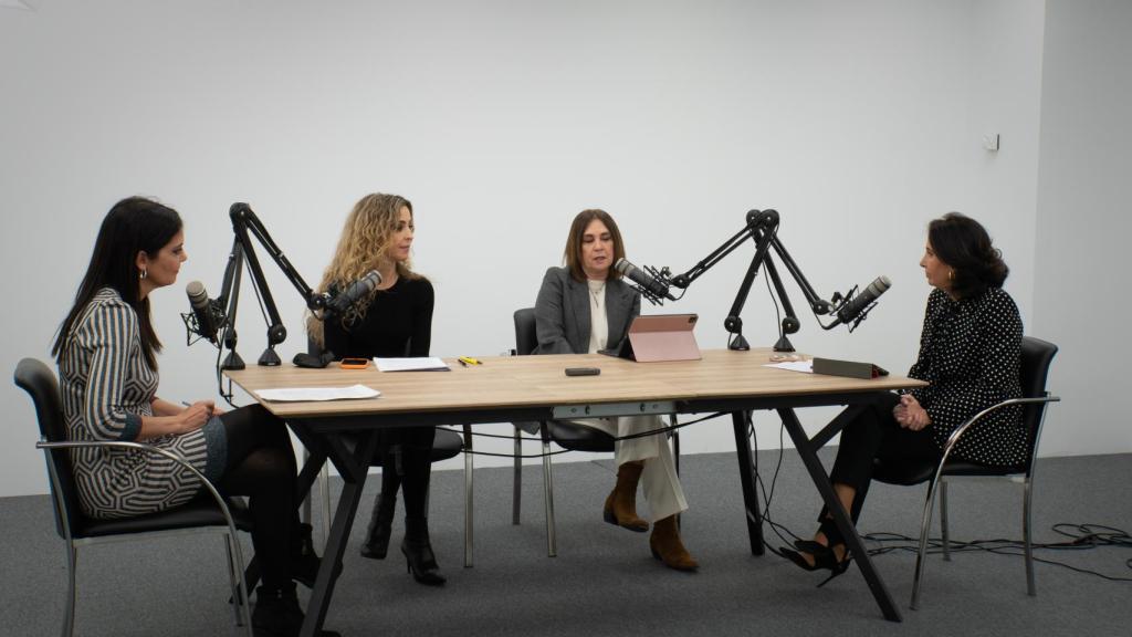 Por orden: Silvia Leal, Patricia Benito, Charo Izquierdo y Marta Colomina.
