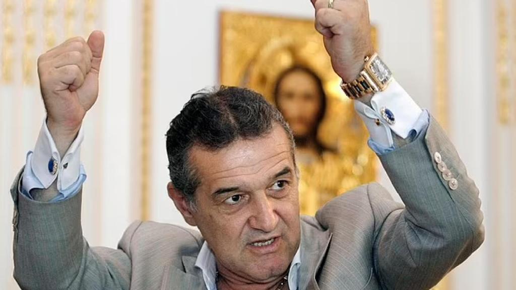 Gigi Becali, durante un acto político.