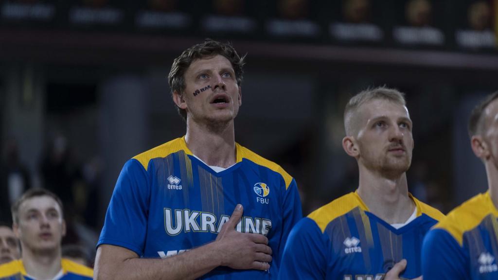 Artem Pustovyi, jugador de la selección ucraniana de baloncesto.