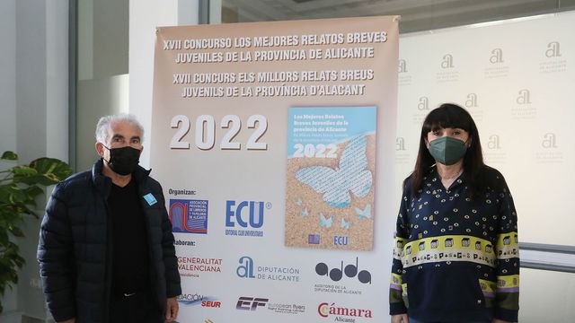 Vixacaíno y Parra en la presentación del concurso de relatos breves juveniles que apoya la Diputación.