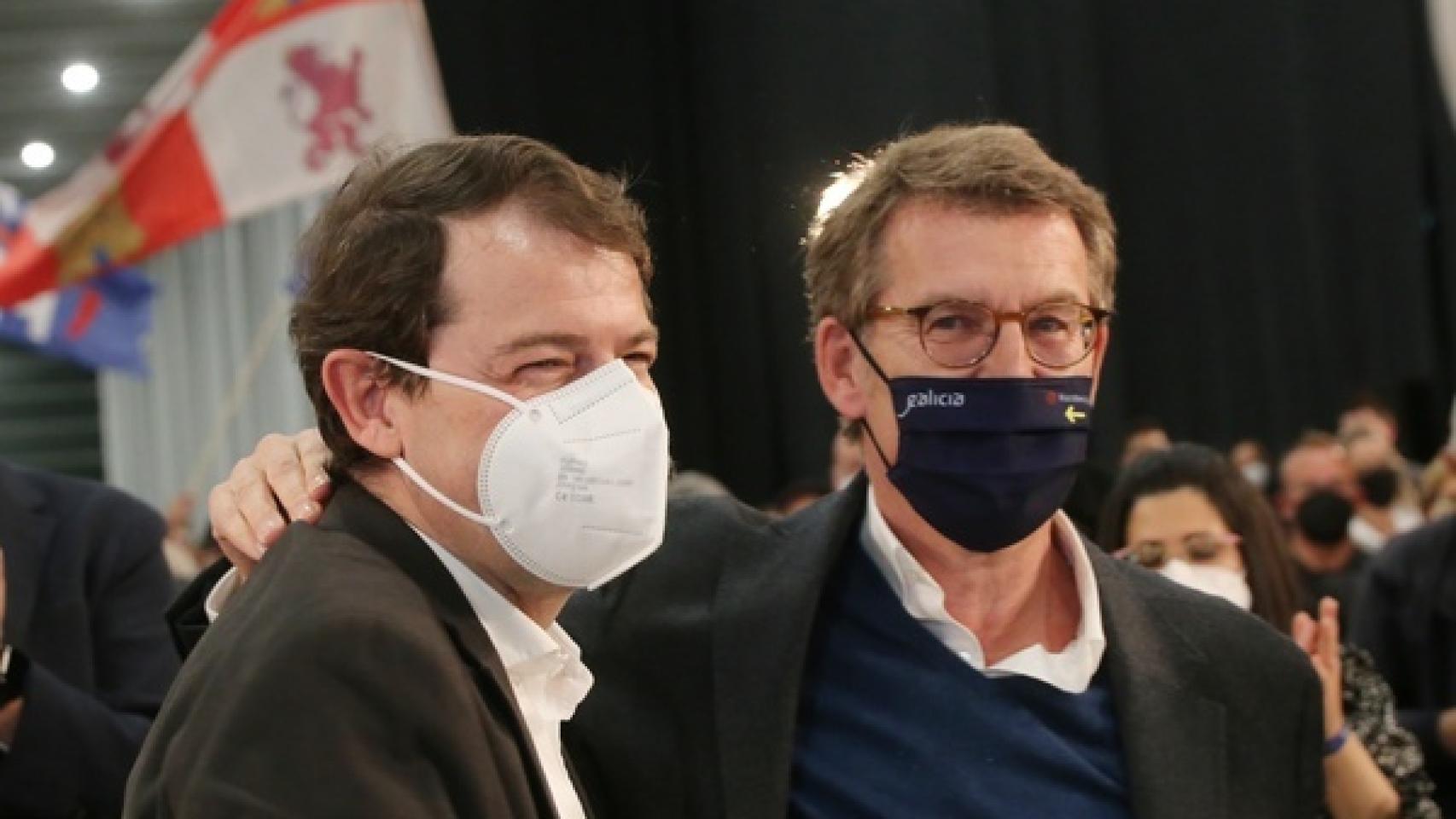 Alfonso Fernández Mañueco y Alberto Núñez Feijóo en un acto de la campaña electoral del 13-F.