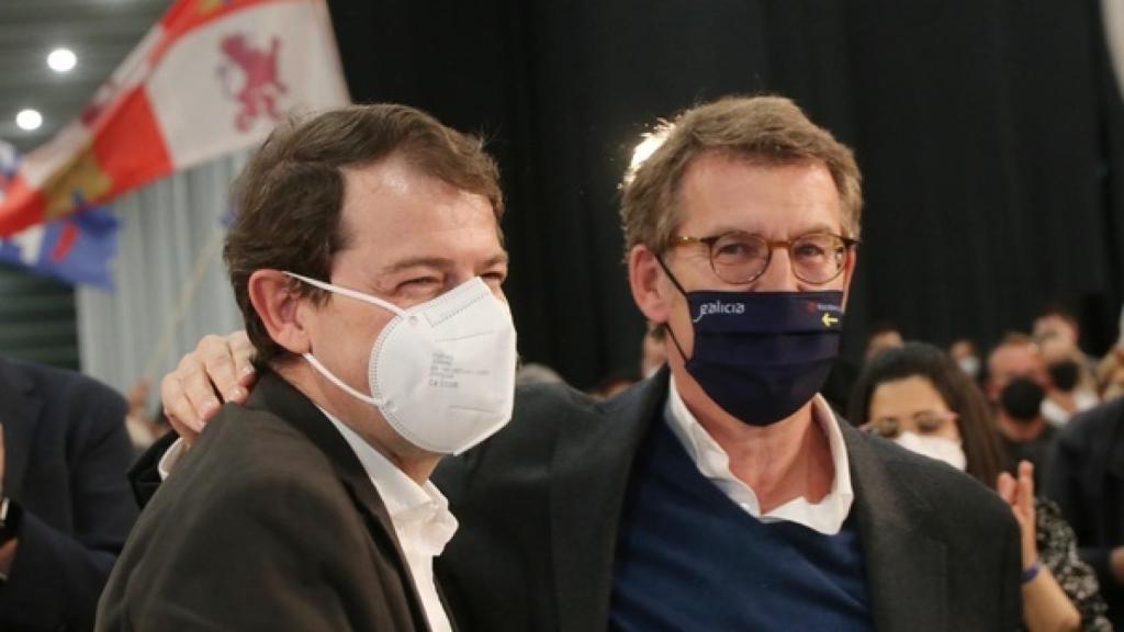 Alfonso Fernández Mañueco y Alberto Núñez Feijóo en un acto de la campaña electoral del 13-F.