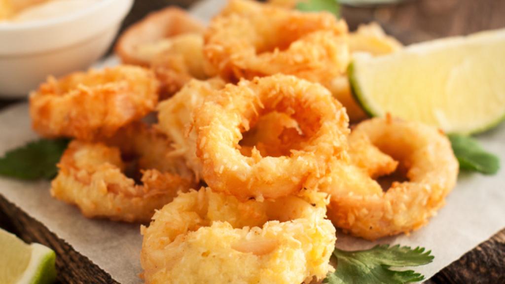 Receta de calamares a la romana tiernos y esponjosos.