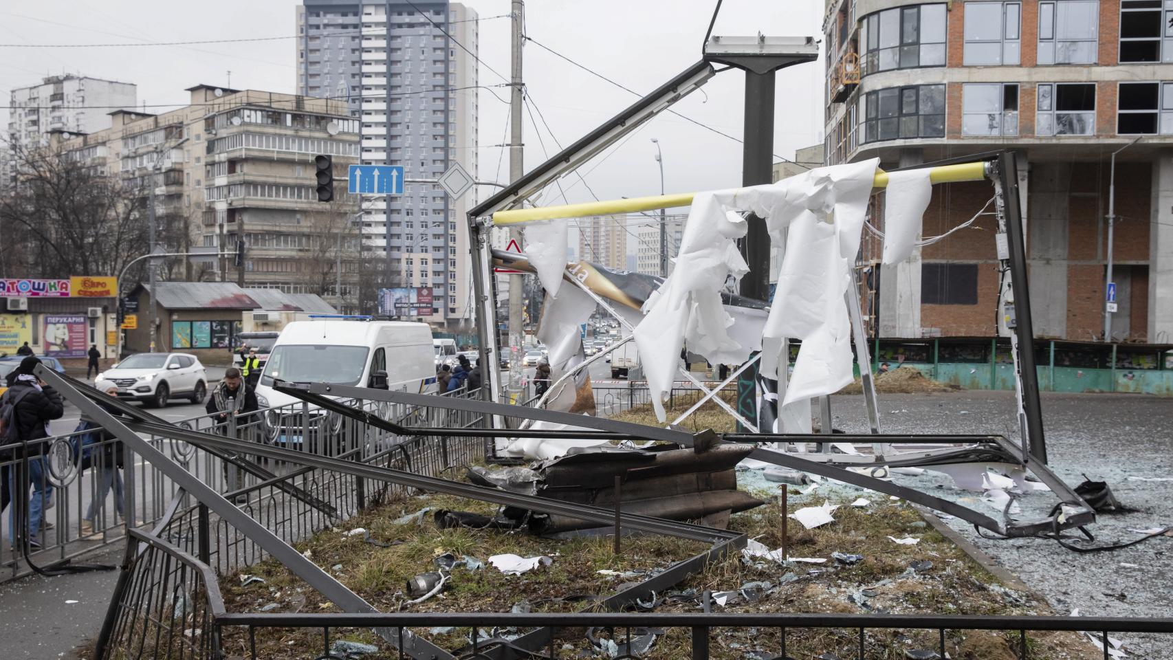 Restos de los primeros bombardeos sobre KIev.