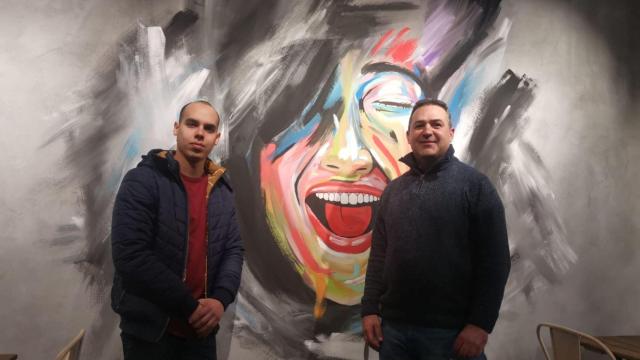 Los responsables de Takkeo en A Coruña.