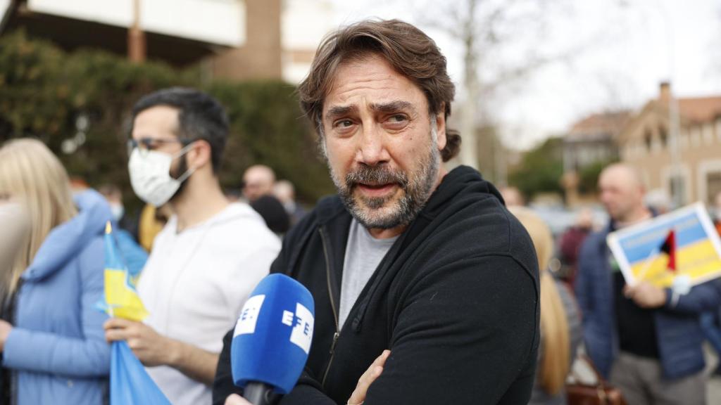 Javier Bardem se suma a las protestas ucranianas en la Embajada de Rusia y las redes se burlan