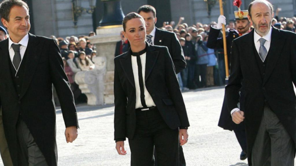Carme Chacón vistiendo de pantalón en una Pascua Militar al límite del protocolo.